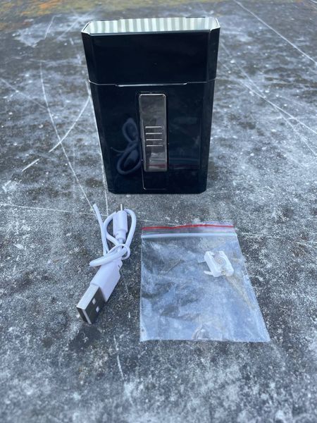 Портсигар зі встроєною Usb запальничкою на 20 сигарет Портсигар с usb зажигалкой фото
